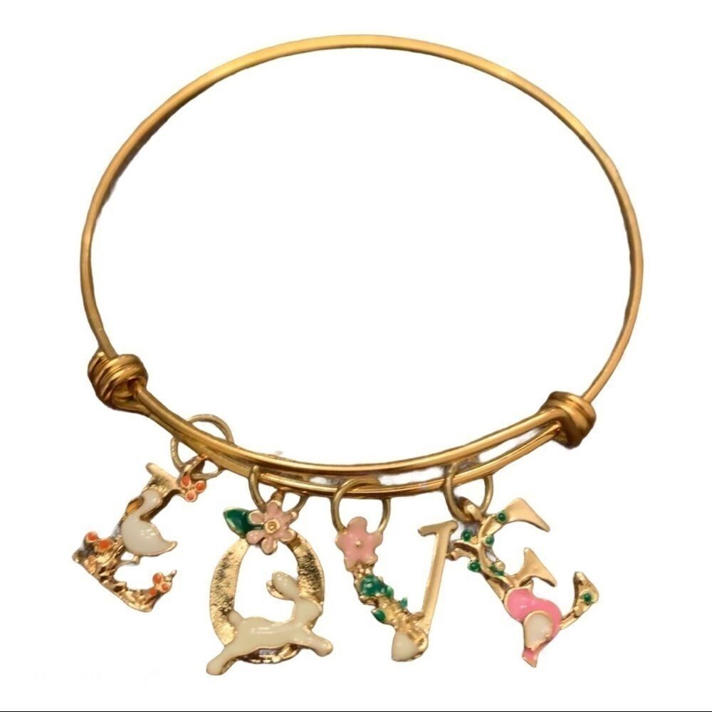 ‎LOVE BRACELET